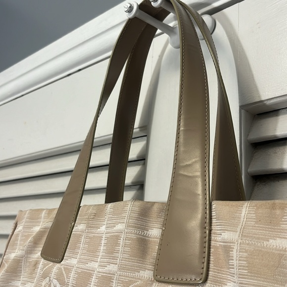 CHANEL WITH COA - BEIGE NYLON TRAVEL LINE TOTE - Picture 4 of 11